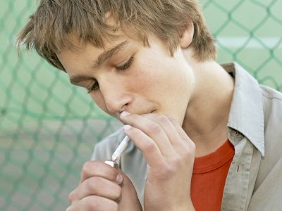 Meu filho está usando drogas. E agora, o que eu faço?